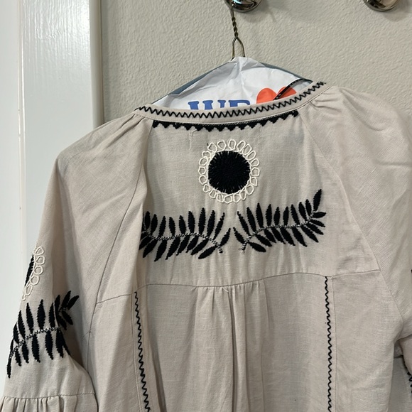 Light weight embroidered jacket - Picture 6 of 10